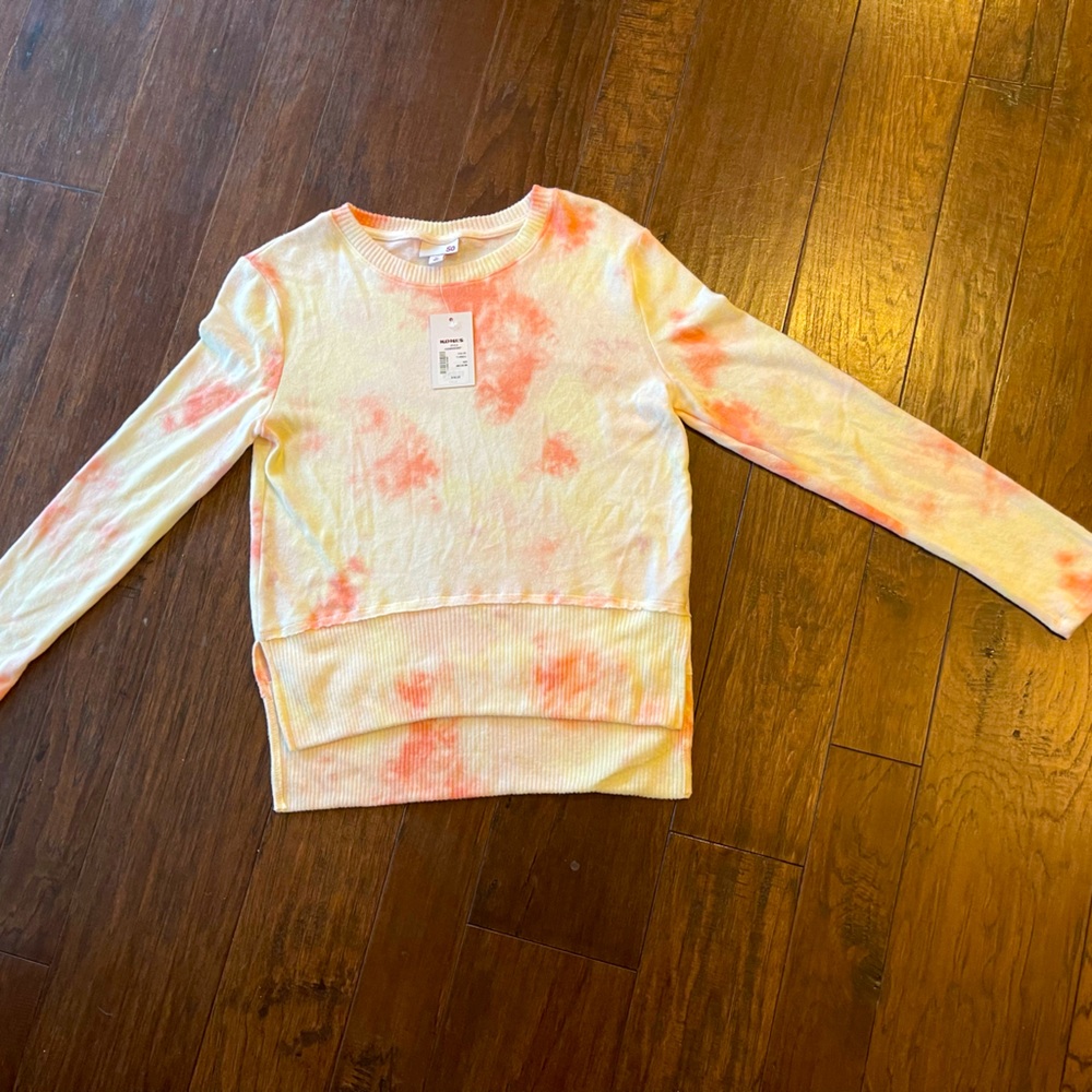 women’s sweater beige and pink dye dyed longer in the back